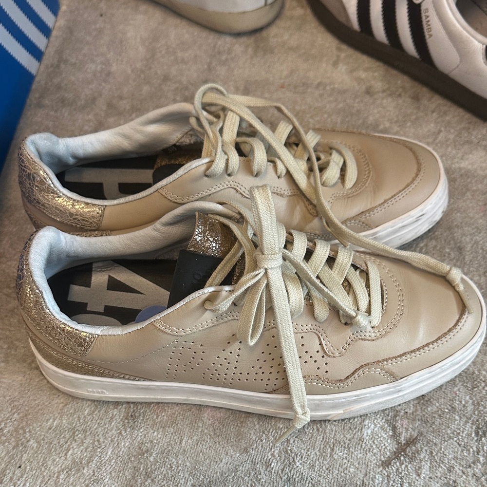 P448  Sneakers